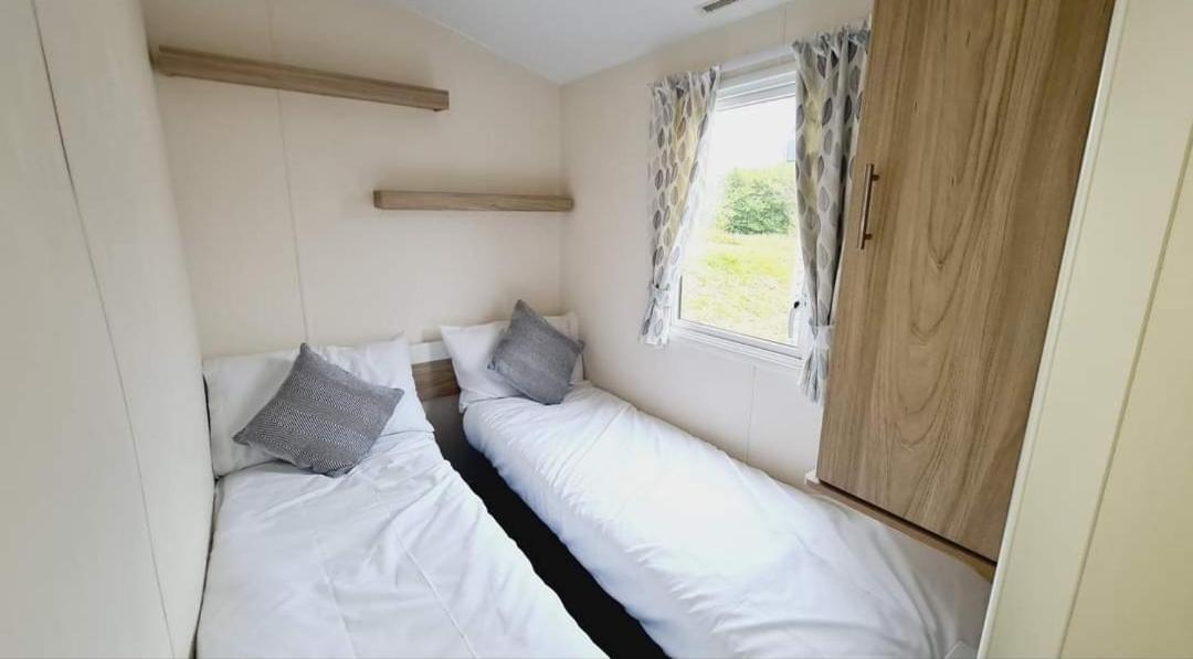 Tunstall View Caravan Holidays At Sand Le Mere Экстерьер фото