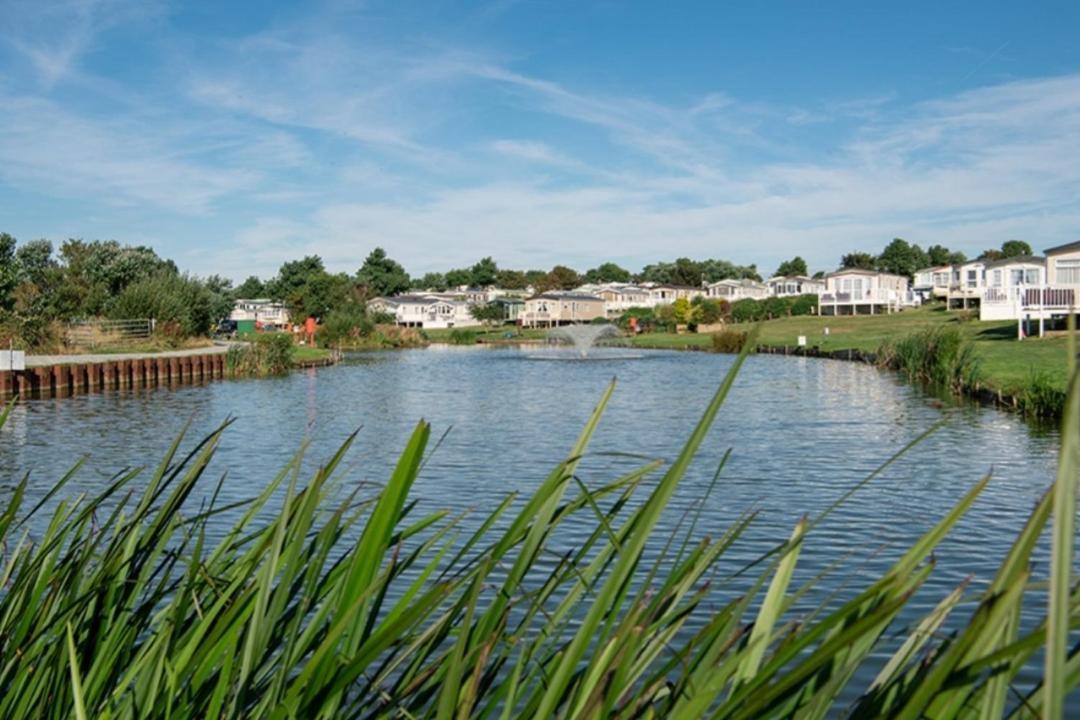 Tunstall View Caravan Holidays At Sand Le Mere Экстерьер фото