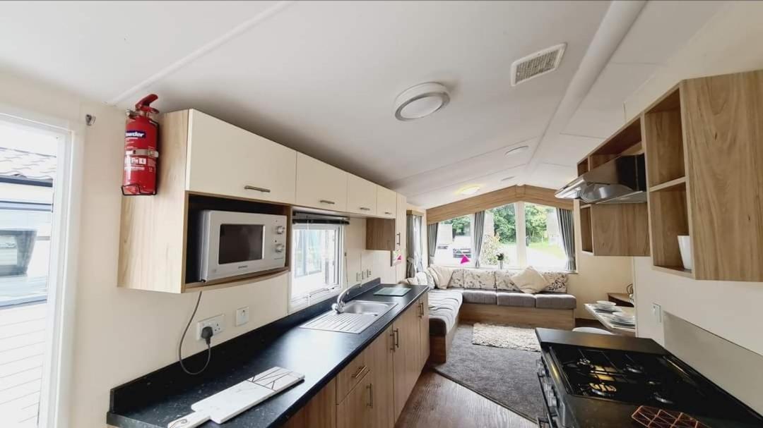 Tunstall View Caravan Holidays At Sand Le Mere Экстерьер фото