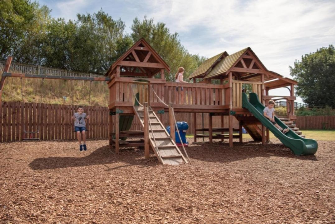 Tunstall View Caravan Holidays At Sand Le Mere Экстерьер фото