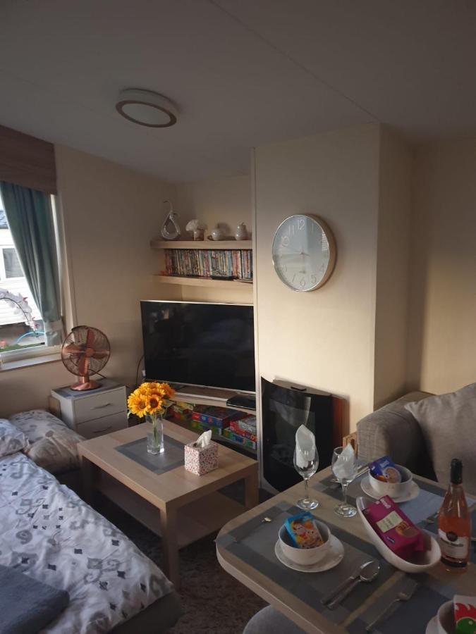 Tunstall View Caravan Holidays At Sand Le Mere Экстерьер фото